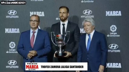 Oblak, a un paso de la leyenda