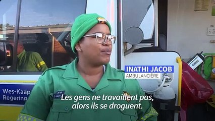 Au Cap, les ambulanciers "prient" avant d'intervenir dans les quartiers chauds