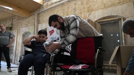 İHH, 60 adet akülü tekerlekli sandalye dağıttı