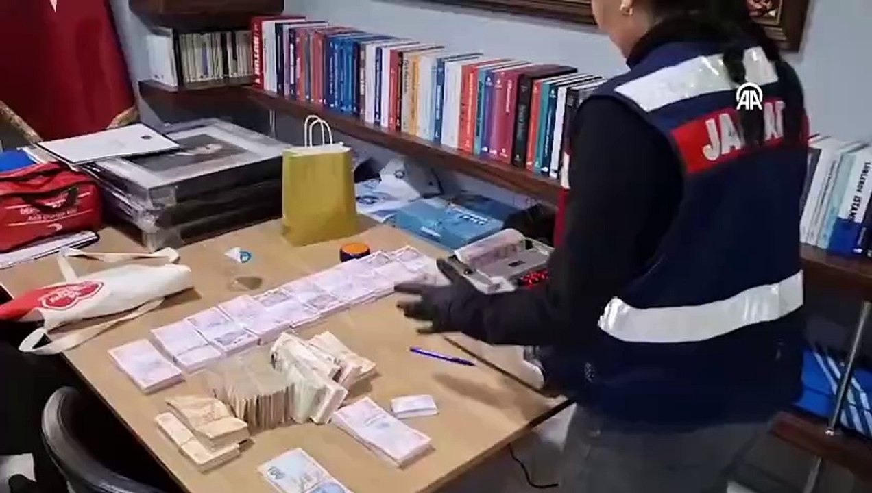 İBB'ye yönelik yolsuzluk soruşturmasında 22 şüpheli yakalandı