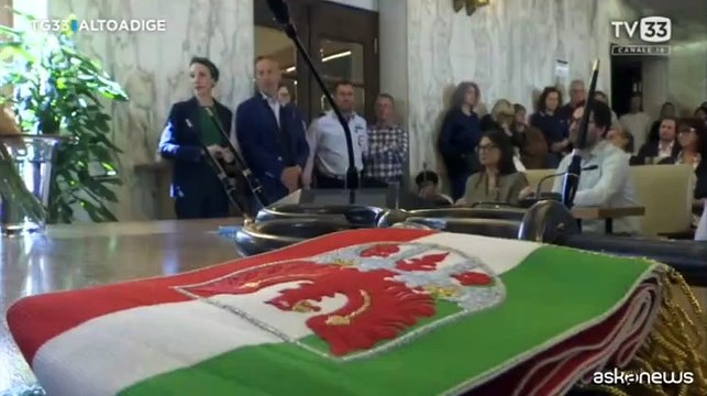 Critiche da destra alla neosindaca di Merano sulla fascia tricolore