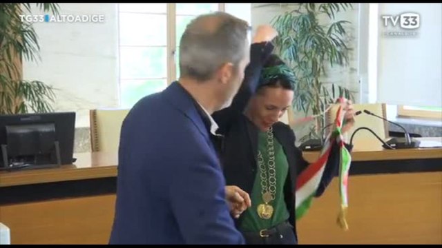 Critiche da destra alla neosindaca di Merano sulla fascia tricolore