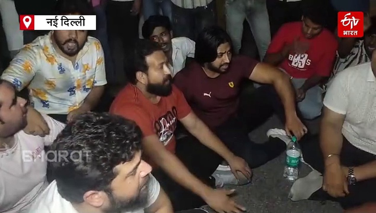 विरोध के बावजूद DDA का चला बुलडोजर, अवैध निर्मा...