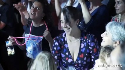 Mannarino incanta l'Europa con il suo primo tour internazionale