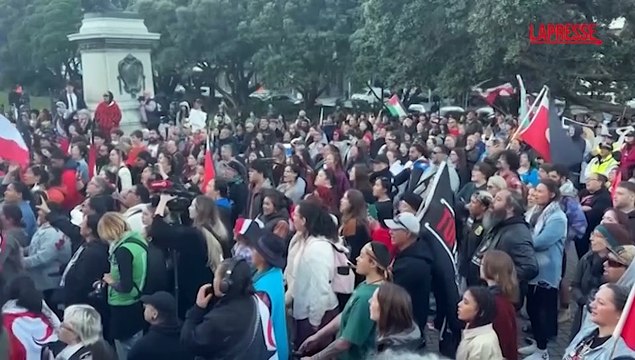 Nuova Zelanda, protesta davanti al Parlamento che vuole bandire i rappresentanti maori dopo l'haka