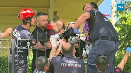 Bacağına saplanan korkuluk demiriyle hastaneye kaldırıldı