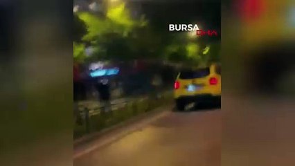 Türk bayrağına hain saldırı girişimi kamerada