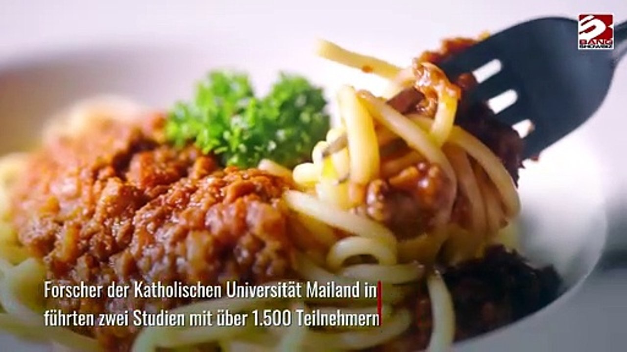Das Essen von Pasta kann glücklich machen.