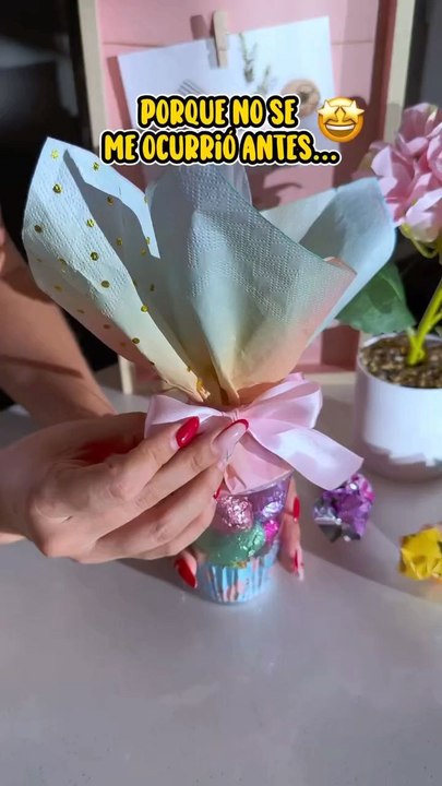 DIY Cute Party Favors via: @tipsdelina1Create fun, personalized party favors with these easy DIY ideas! Perfect for birthdays, baby showers, or any celebration—these budget-friendly favors add a charming, handmade touch your guests will love.