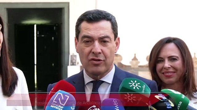 Moreno resalta las Casas Consistoriales de Écija como emblema del patrimonio