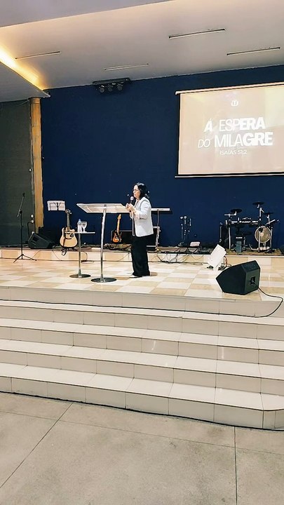 A espera do milagre Pastora Leni