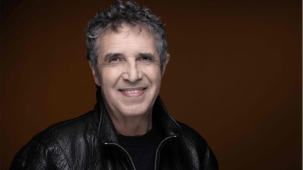 GALA VIDEO - Julien Clerc : sa maison bourgeoise dans les Hauts-de-Seine où il mène une vie discrète