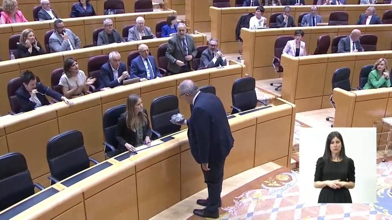 El PSOE acusa al PP de intentar "amedrentar" a la vicepresidenta tercera en el Senado.