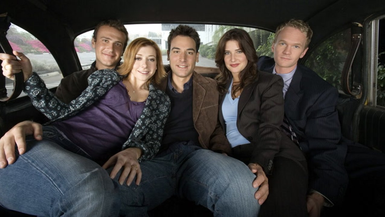 Cobie Smulders whispered 'inappropriate' things to 'How I Met Your Mother' costar Josh Radnor before sex scenes