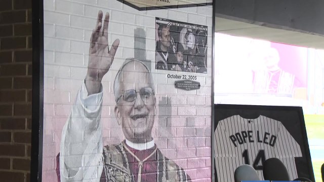여기가 교황 자리 ...MLB 화이트삭스, 레오 14세 조형물 공개 / YTN