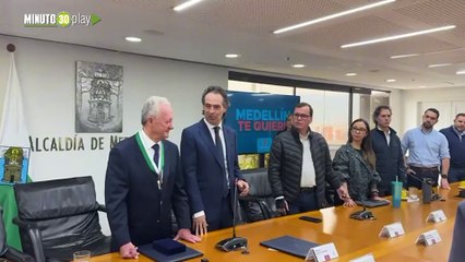Arturo Calle recibe la Medalla al Mérito Cívico y Empresarial Gonzalo Mejía Categoría Oro