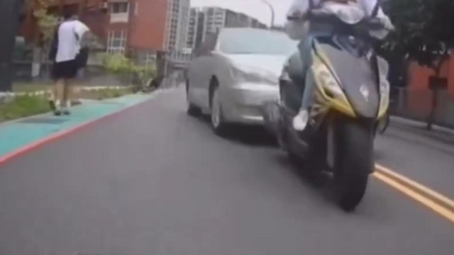 타이완에서 초등학교 주변 차량 돌진 사고...15명 사상 / YTN