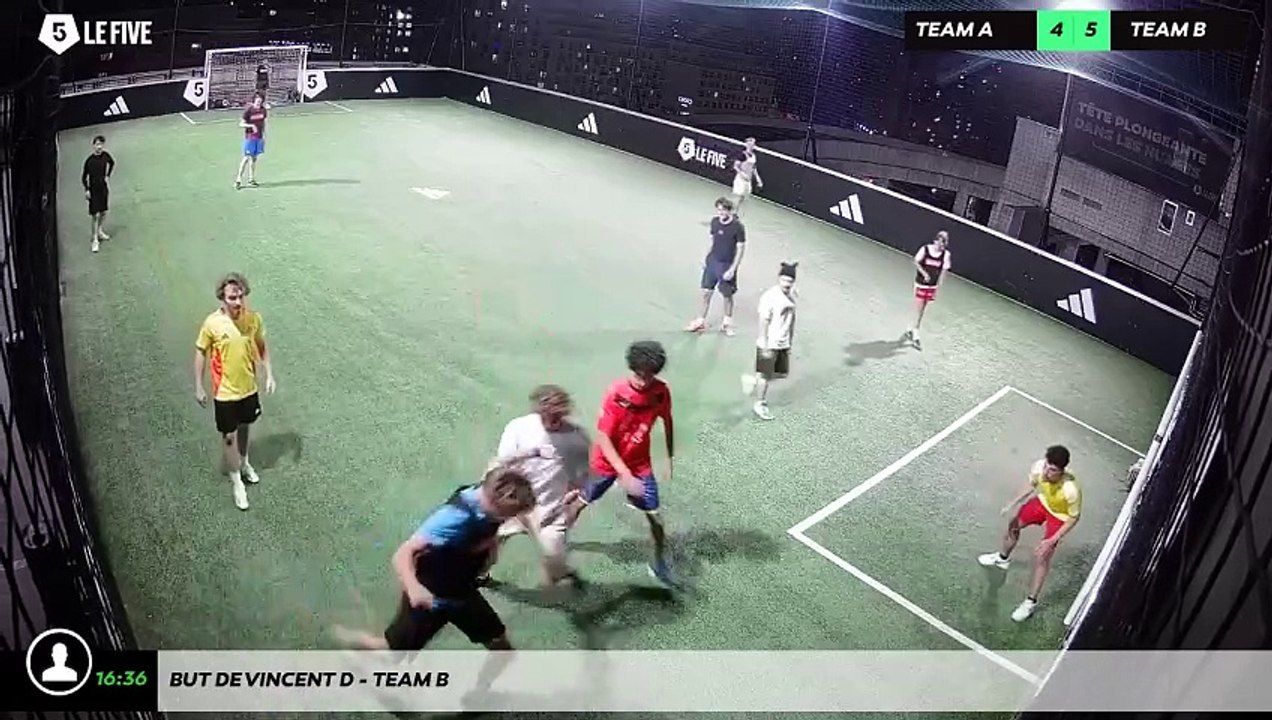 But de Vincent D - Team B