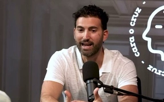 Karim Abu Naba afirma Omar Fernández será presidente en 2028 El empresario y político Karim Abu Naba, conocido como “El Príncipe Karim”, aseguró que el actual senador del Distrito Nacional, Omar Fernández, será candidato presidencial para las elecciones