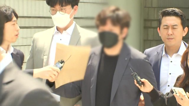 '중국 간첩 99명 체포 보도' 기자 영장 심사...질문에 묵묵부답 / YTN