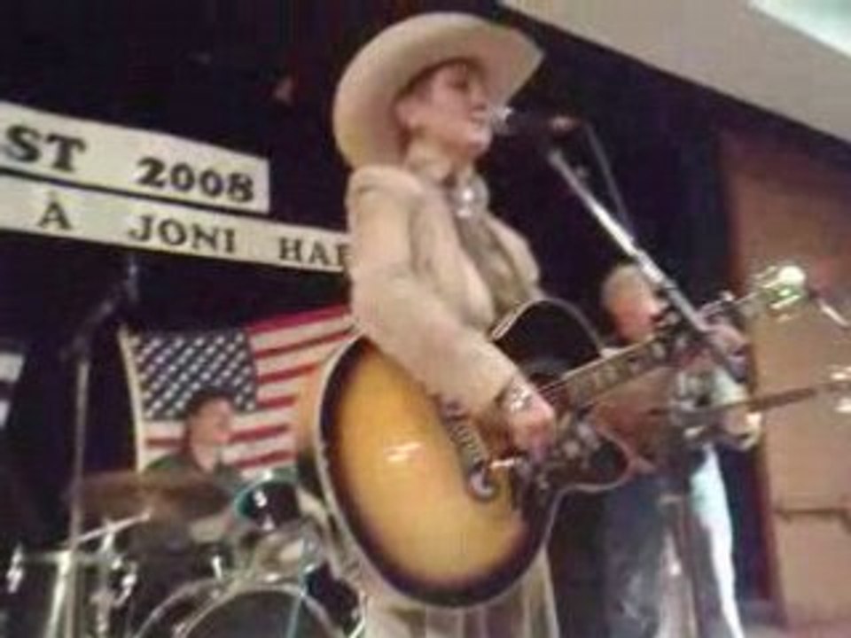 Joni Harms en concert à pontivy