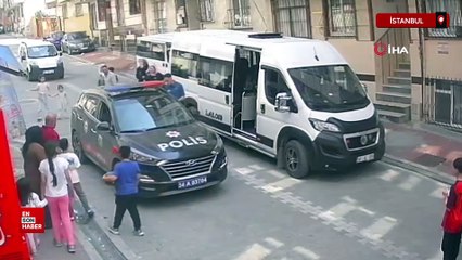 Esenyurt'ta hatalı şekilde öğrenci indiren servis sürücüsü polisle tartıştı