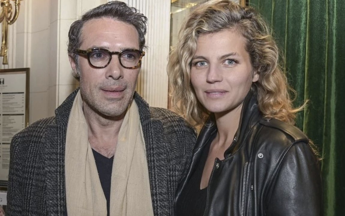 Nicolas Bedos visé par une humoriste, sa compagne Pauline prend sa défense