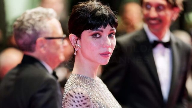 Chic e sbarazzino come lei: è il raccolto di Matilda De Angelis a Cannes