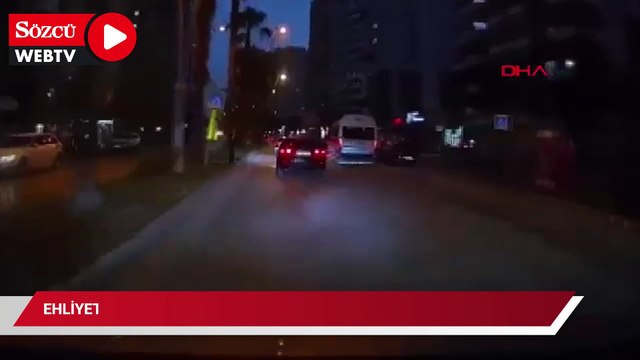 Ehliyetsiz maganda makas atarken trafiği birbirine kattı