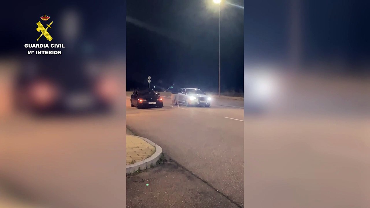 Concentración ilegal de vehículos en Arroyo