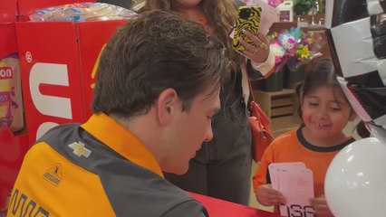 Pato O'Ward's heartwarming moment with young fan at the Indy500