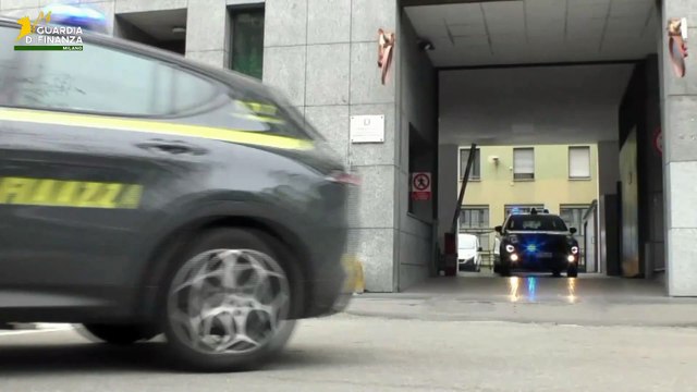 GdiF MILANO: RICICLAGGIO ED ESERCIZIO ABUSIVO DI ATTIVITÀ DI GIOCHI E SCOMMESSE. ESEGUITA UN’ORDINANZA DI MISURA CAUTELARE DEGLI ARRESTI DOMICILIARI NEI CONFRONTI DI CINQUE PERSONE FISICHE (21.05.25)