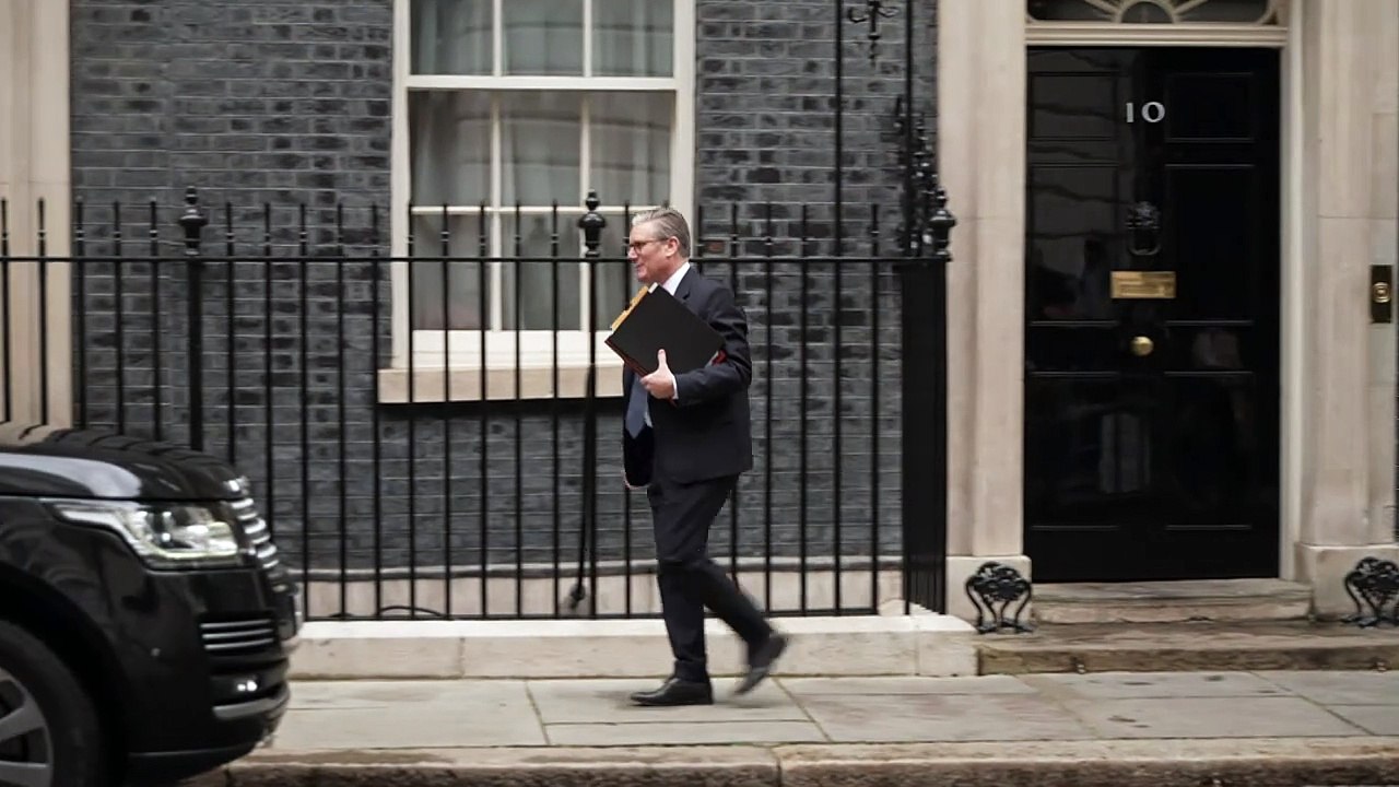 Keir Starmer travels to Parliament ahead of PMQs