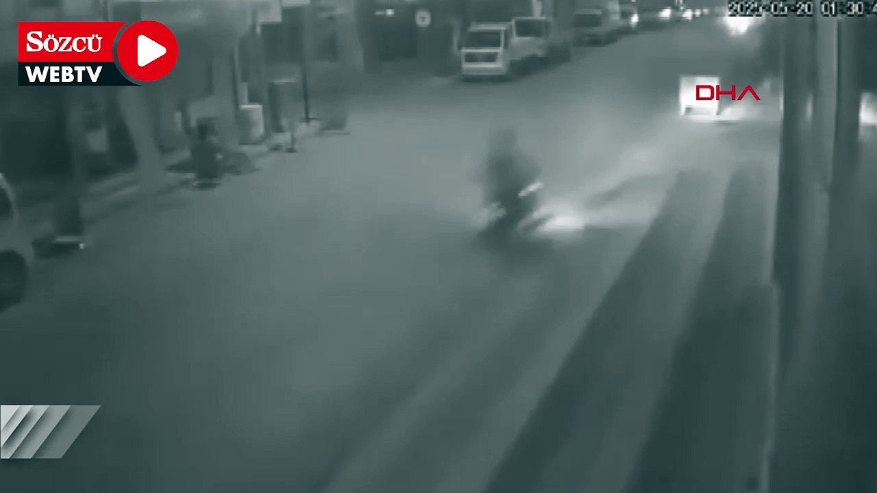 Motosikletin konteynere çarptığı kaza kamerada