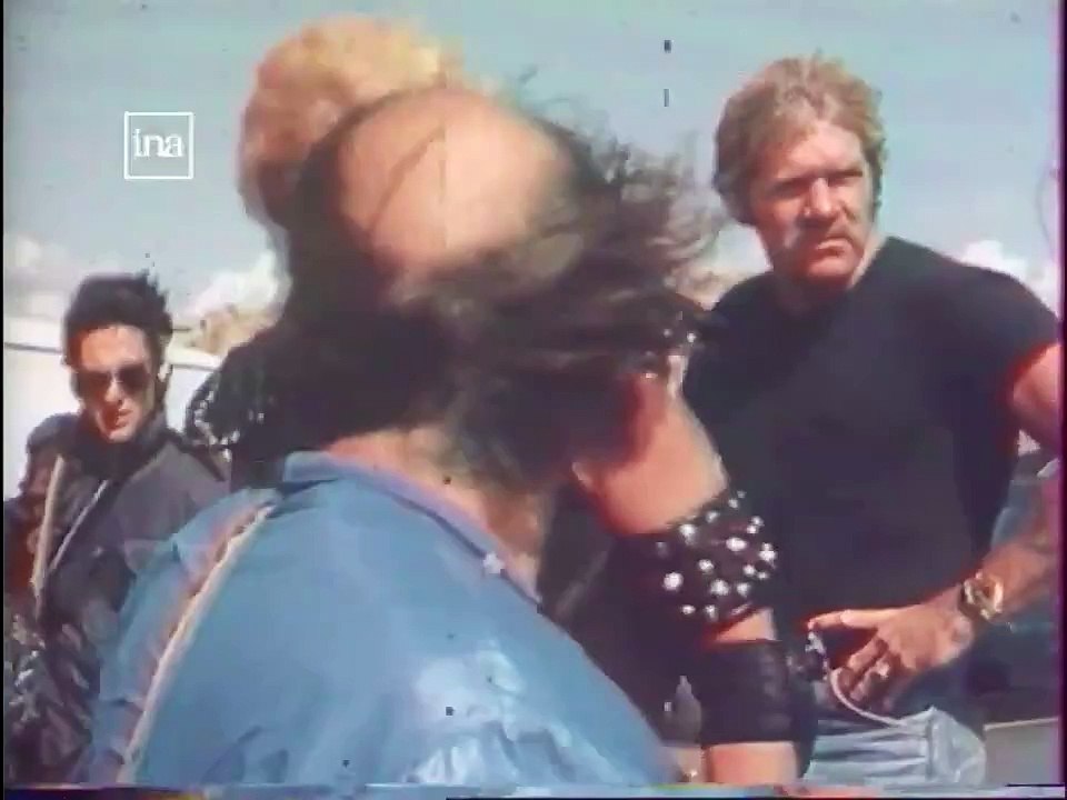 21 Août 1982 - Journal Régional FR3 Nord Pas de Calais - Au Touquet, Johnny tourne le film Le Survivant pour le Palais des Sports