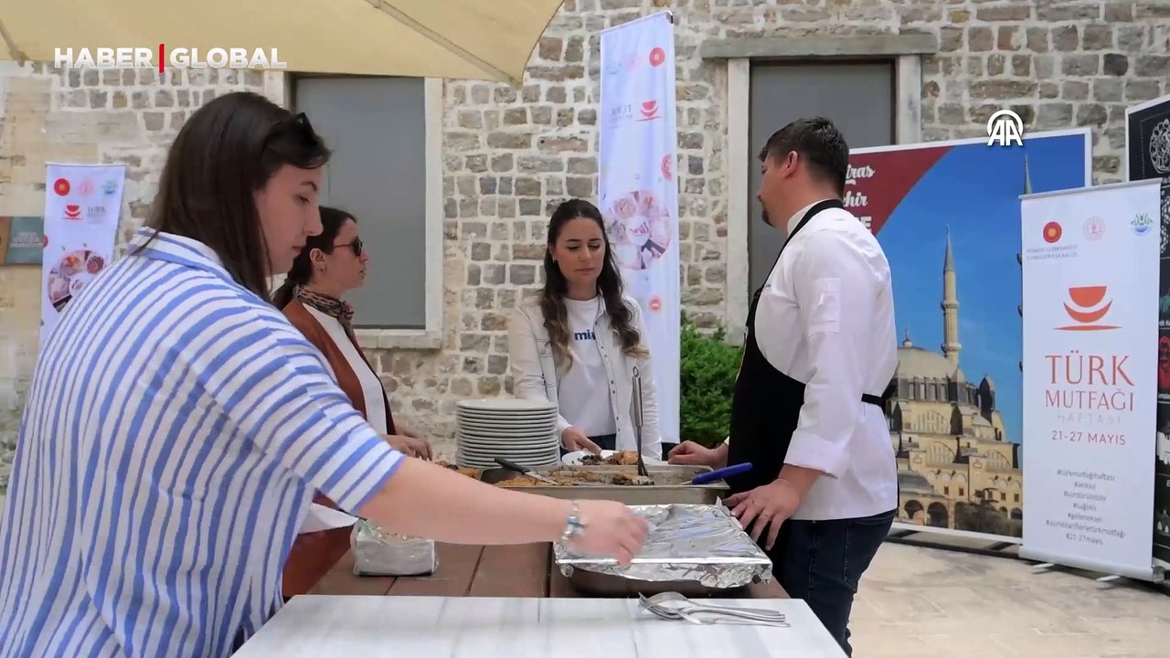 Türk Mutfağı Haftası etkinliğinde Edirne'de ciğer sarma ikramı