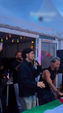 Saint Levant a enflammé ses fans à Cannes, avec son père non loin du tapis rouge du prestigieux Festival.