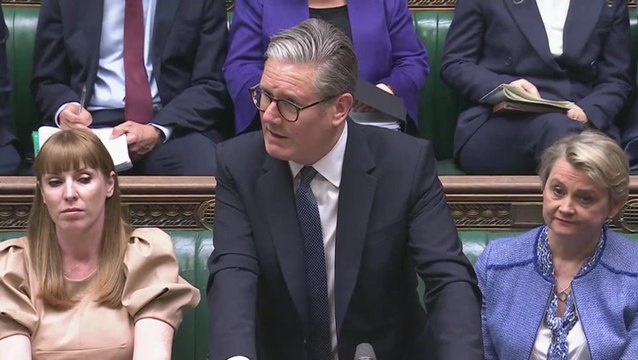 Starmer jokes Farage was ‘first through e-gates in France’ after skipping Brexit deal debate for holiday abroad