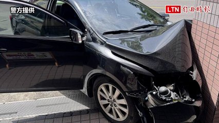 又是校門口！53歲男駕車經彰女  筆直衝撞醫院門柱 路人險遭殃（警方提供）