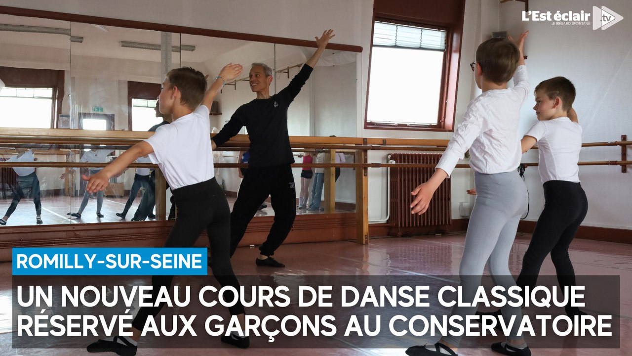Un cours de danse classique réservé aux garçons au conservatoire intercommunal de Romilly-sur-Seine
