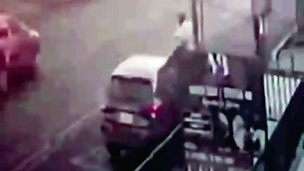 Así se acercó el sicario con casco a dispararle a Ximena G y José M