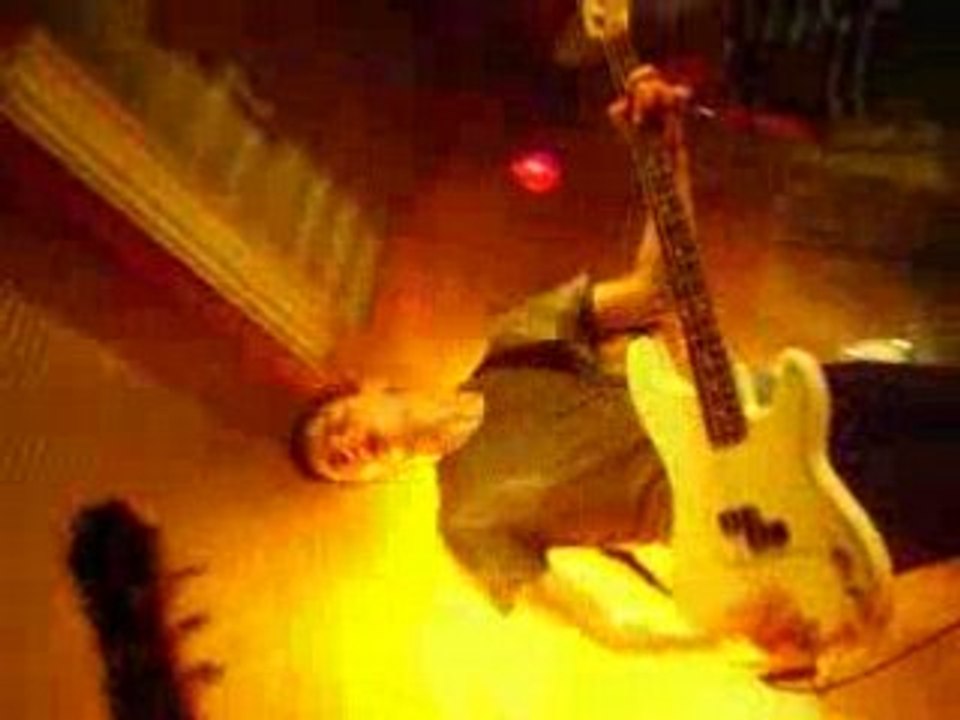 Fin de Down in the club Music Is Not Fun 05.04