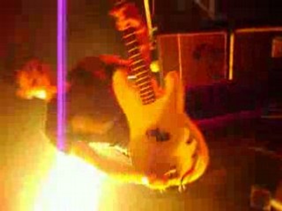 Essex girl Music Is Not Fun 05.04