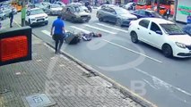 Câmera registra momento em que idosa é atropelada por motociclista na faixa de pedestres em Curitiba; assista