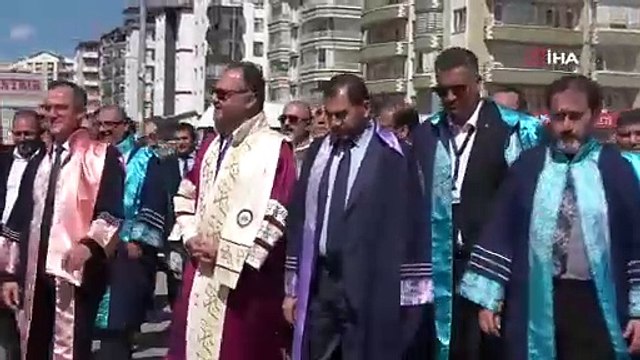 ÇAKÜFEST 2025 Bilim, Kültür ve Sanat Festivali kortej yürüyüşü yoğun ilgi gördü