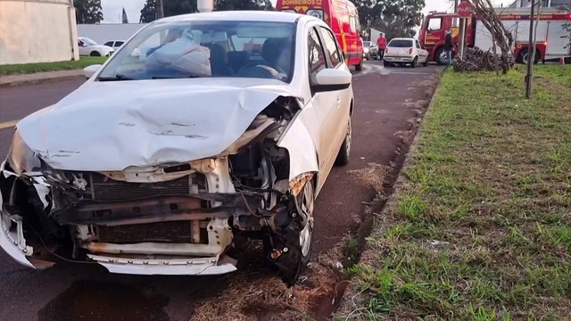 Grave acidente de trânsito mobiliza equipes do Corpo de Bombeiros no Bairro Pacaembu