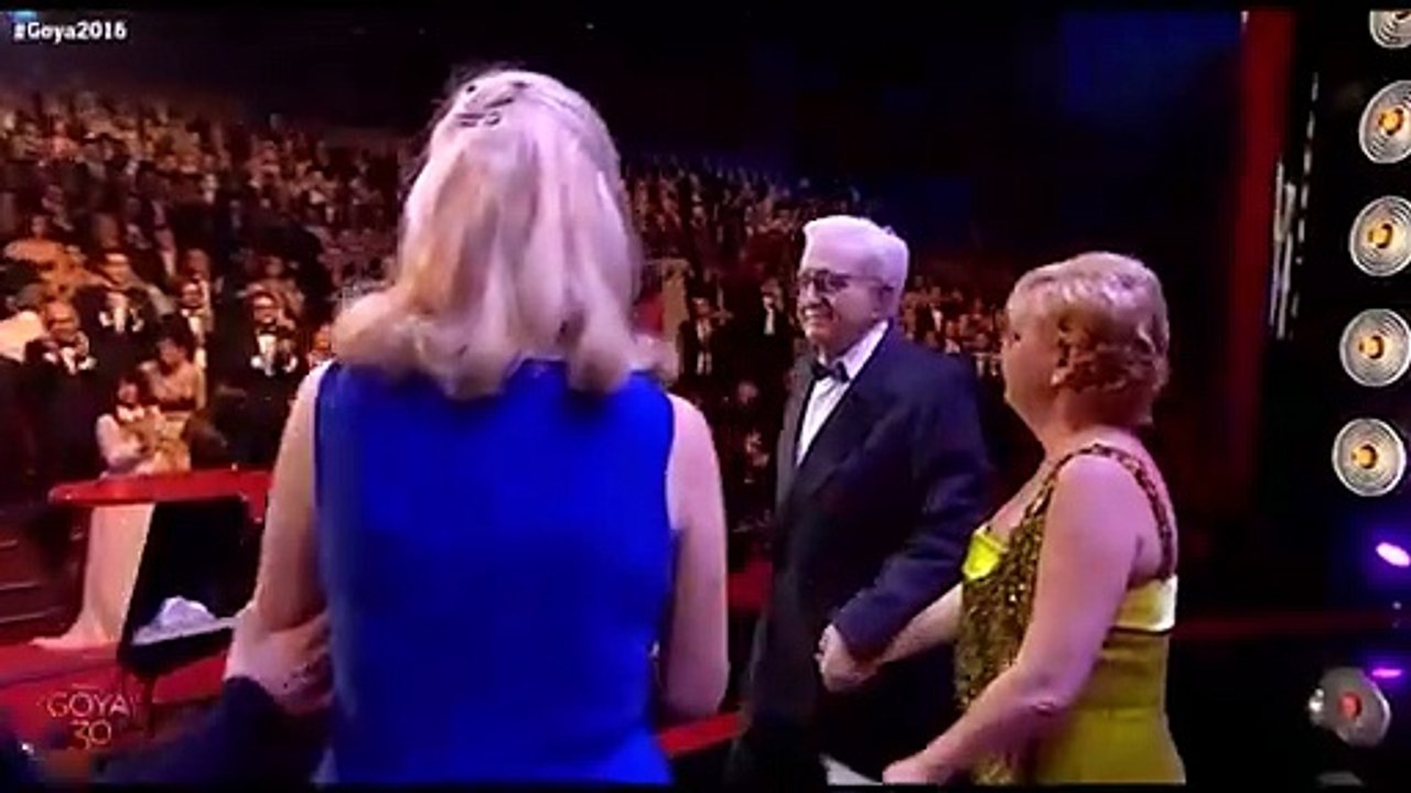 Familiares y personalidades despiden al director de cine Mariano Ozores