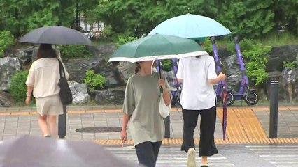 [출근길 YTN 날씨 5/22] 심한 고온 누그러져, 동쪽 '선선'...곳곳 산발적 비 / YTN