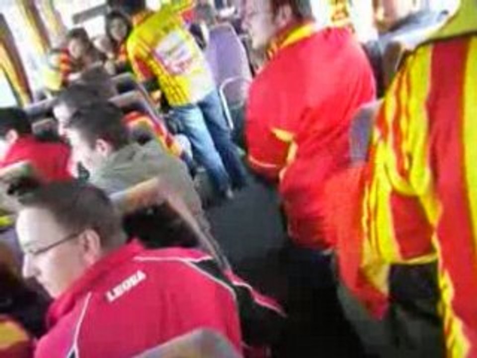 Le Bus arrive à Paris