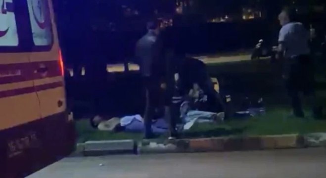 Lazer ışığı kavgasında iki çocuk bıçaklandı!